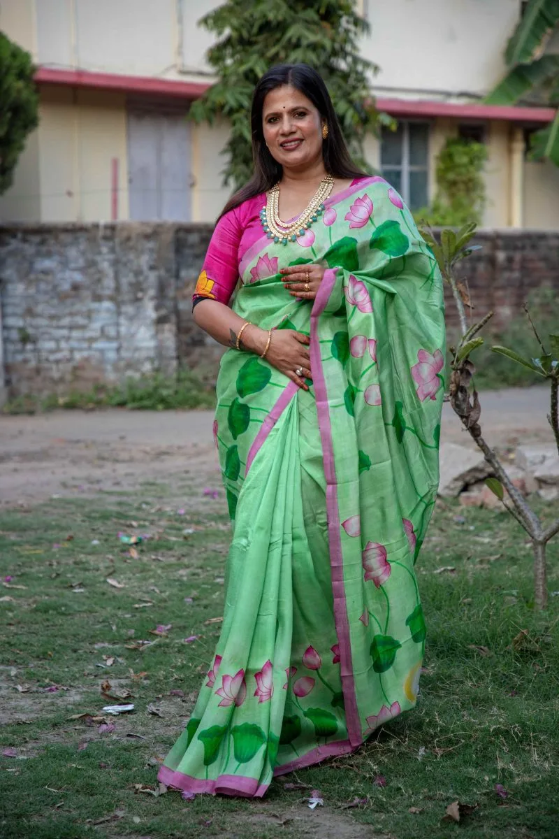 Luxurious Handloom Bishnupuri Silk with Exquisite Hand-Painted Kalamkari Pitchwai Design - Image 3